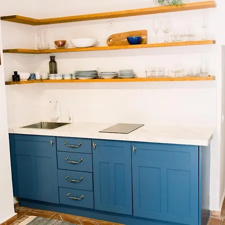 Διαμέρισμα Tranquil Garden Getaway With Pool & Charm Old Town *