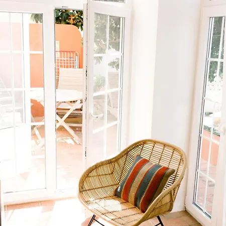 Апартаменты Tranquil Garden Getaway With Pool & Charm Old Town *