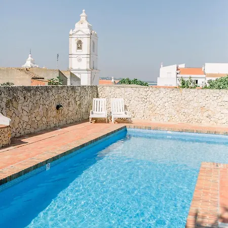 Apartamento Tranquil Garden Getaway With Pool & Charm Old Town Lagos